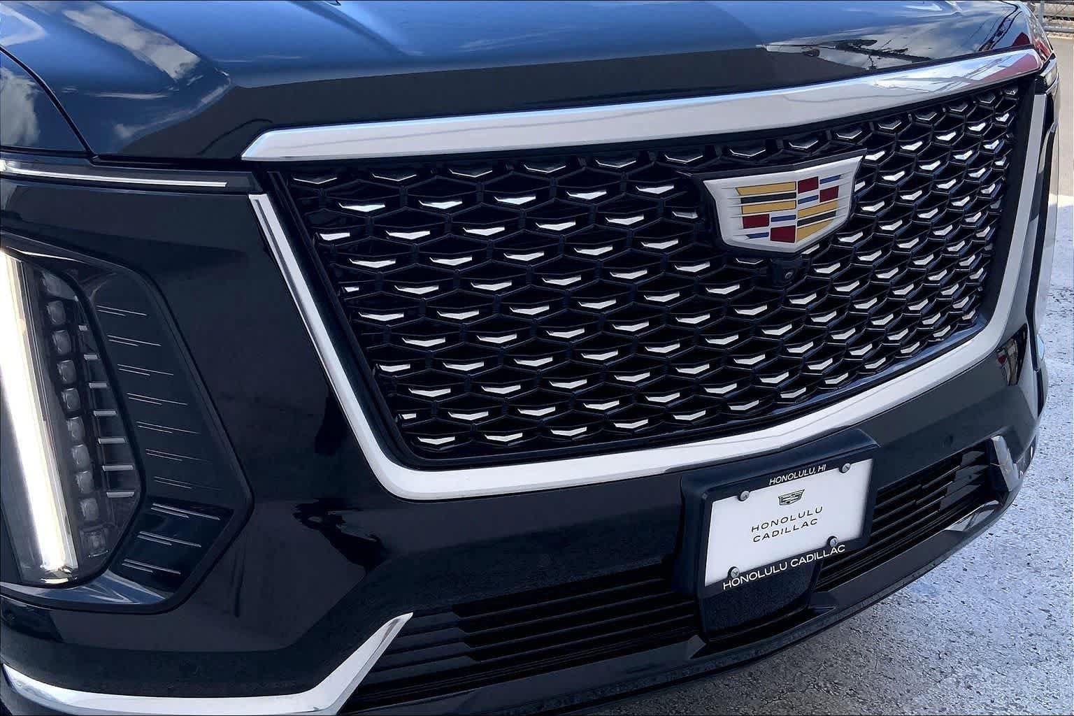 Used 2025 Cadillac Escalade Premium Luxury AWD/4WD image 33