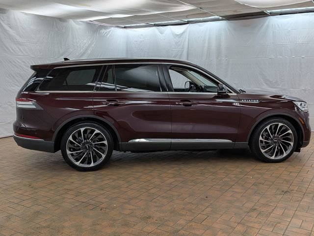 Used 2021 Lincoln Aviator Reserve w/ Equipment Group 202A image 8