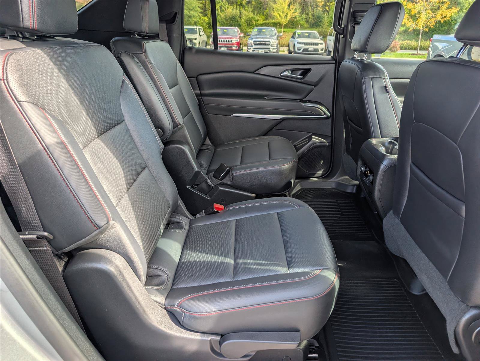 Used 2024 Chevrolet Traverse Z71 w/ LPO, Floor Liner Package AWD/4WD image 13