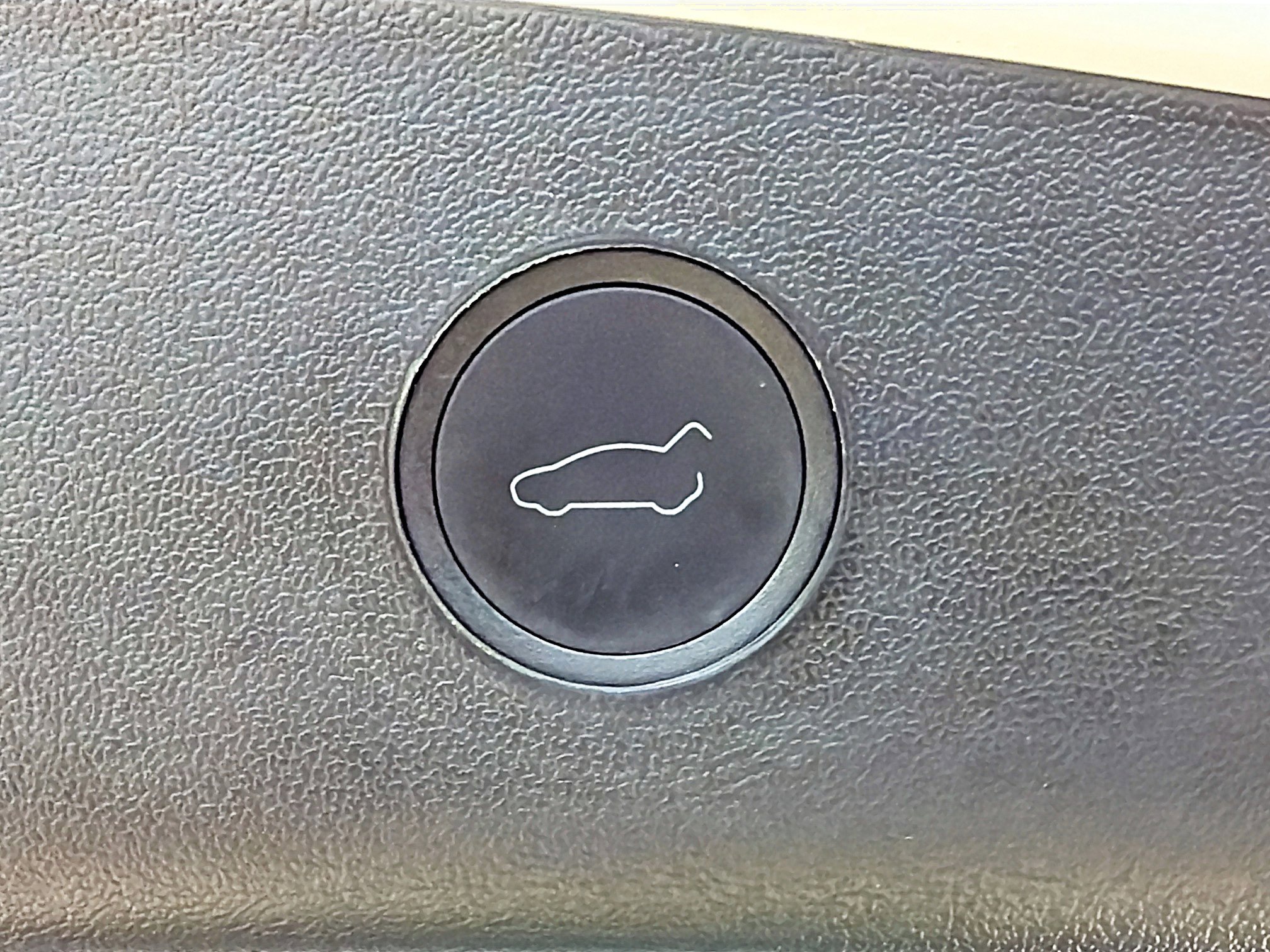 Used 2023 Tesla Model 3 Standard Range image 12