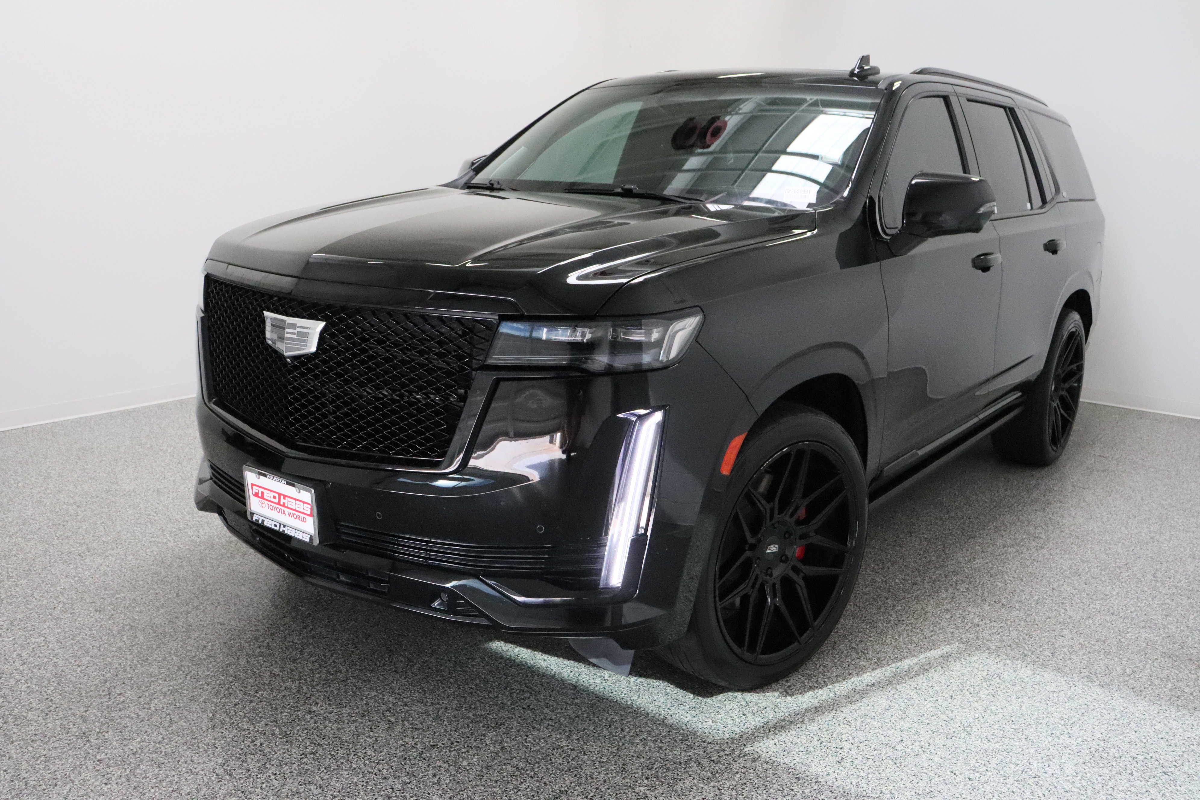 Used 2021 Cadillac Escalade Sport Platinum w/ Heavy-Duty Trailer Package image 2