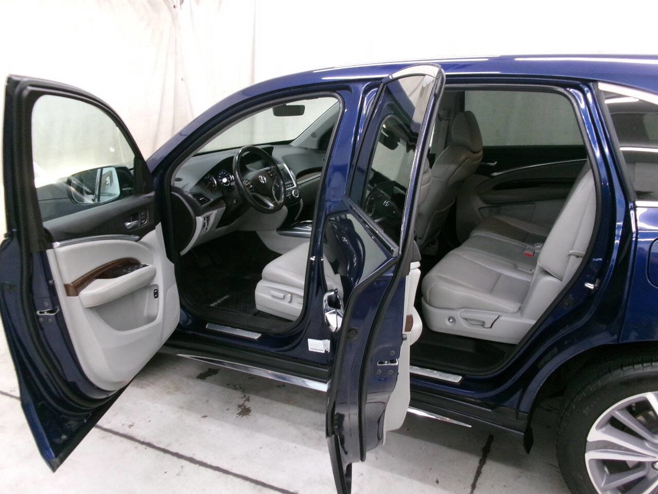 Used 2018 Acura MDX SH-AWD w/ Technology Package image 11