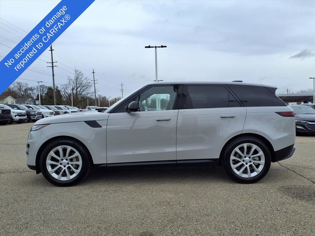 Used 2025 Land Rover Range Rover Sport SE image 9