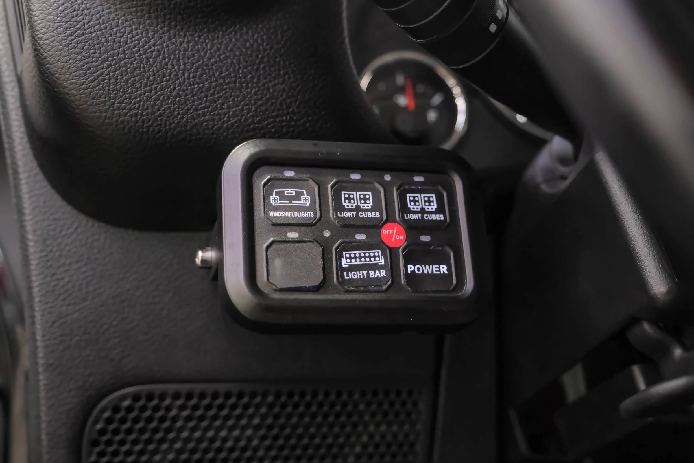 Used 2014 Jeep Wrangler Unlimited Sahara image 16