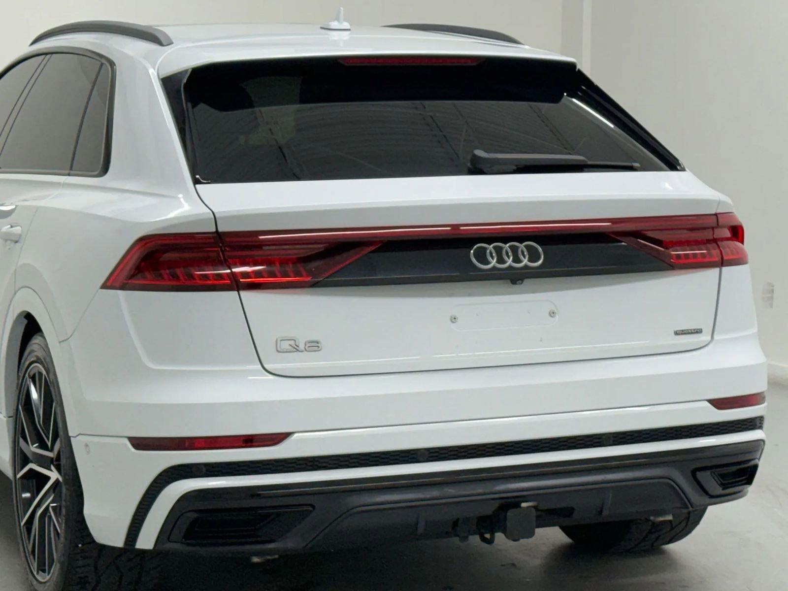 Used 2019 Audi Q8 Prestige w/ Luxury Package AWD/4WD image 33