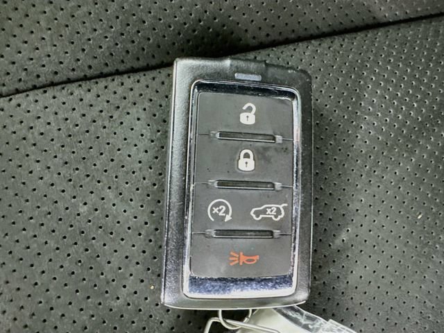 Used 2023 Jeep Grand Cherokee Trailhawk AWD/4WD image 18