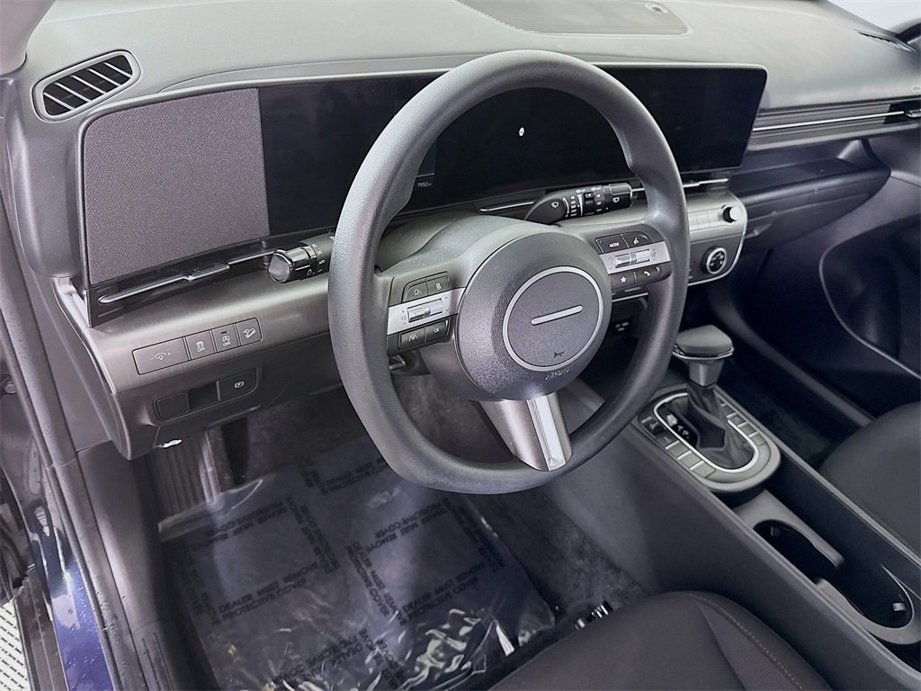 Certified 2025 Hyundai Kona SE image 19