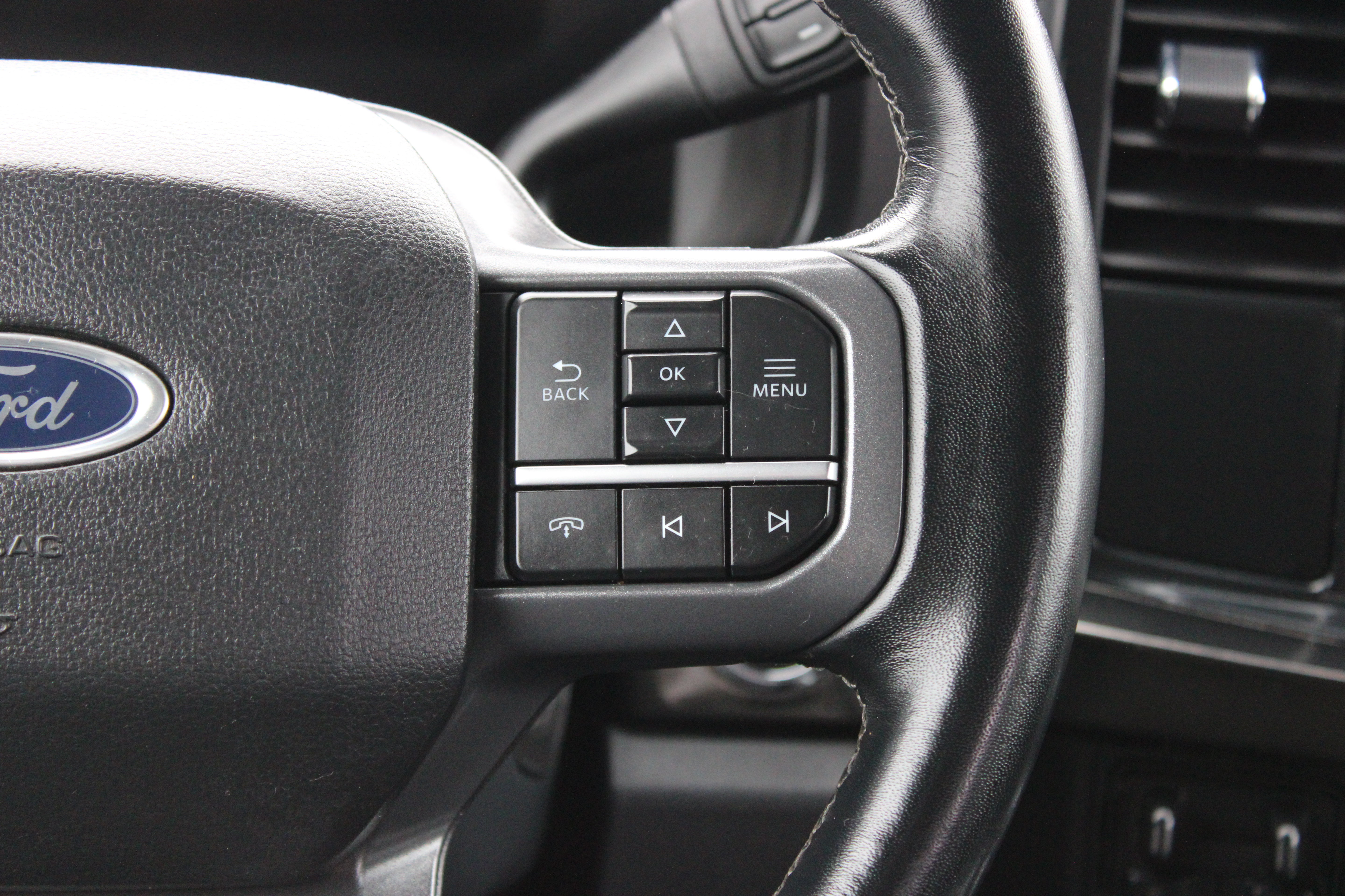 Used 2024 Ford F450 Lariat AWD/4WD image 23