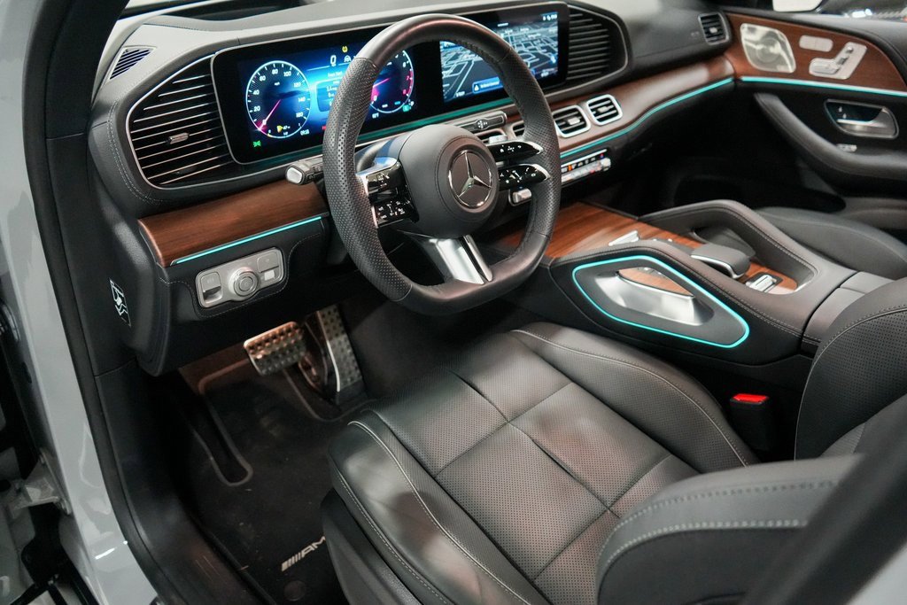 Used 2024 Mercedes-Benz GLS 580 4MATIC image 9