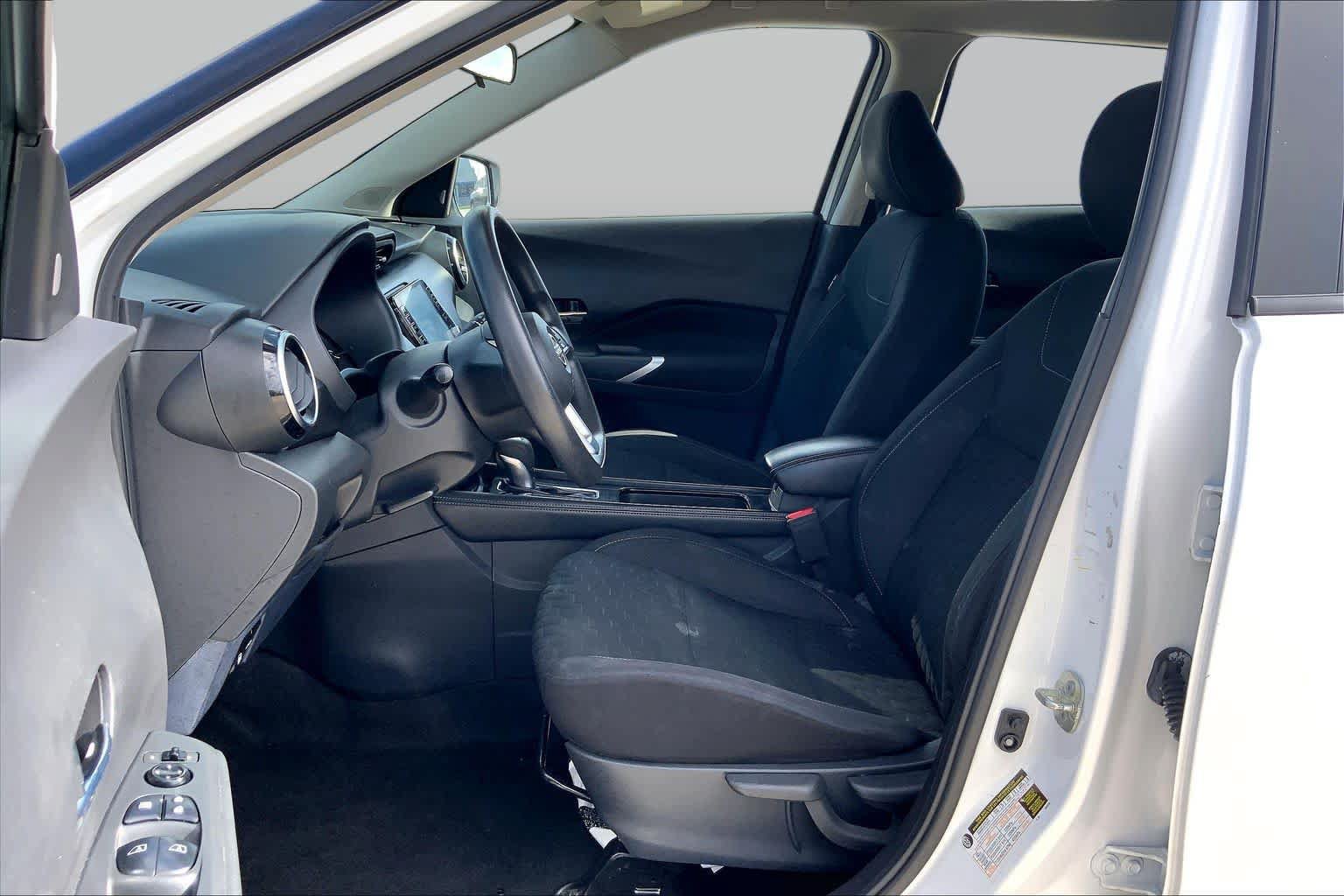 Used 2023 Nissan Kicks SV FWD image 8