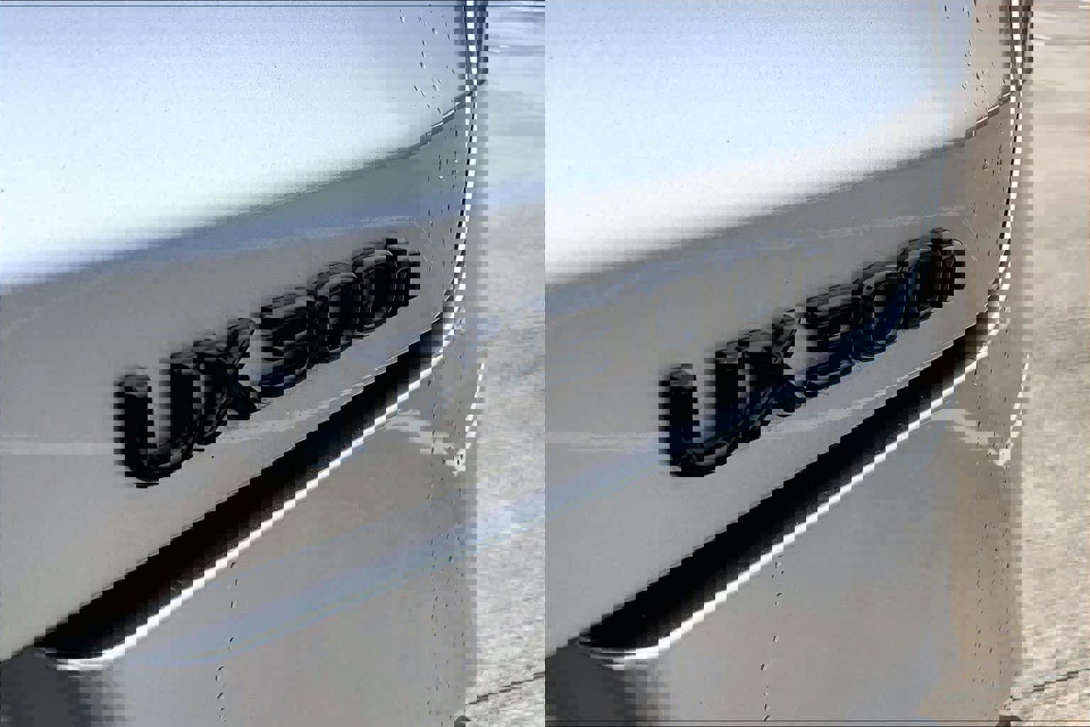 Used 2025 Lexus UX 300h FWD image 10