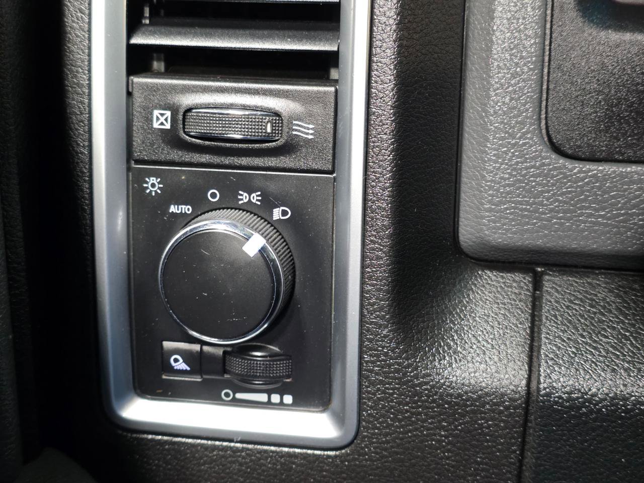 Used 2017 RAM 2500 SLT image 35