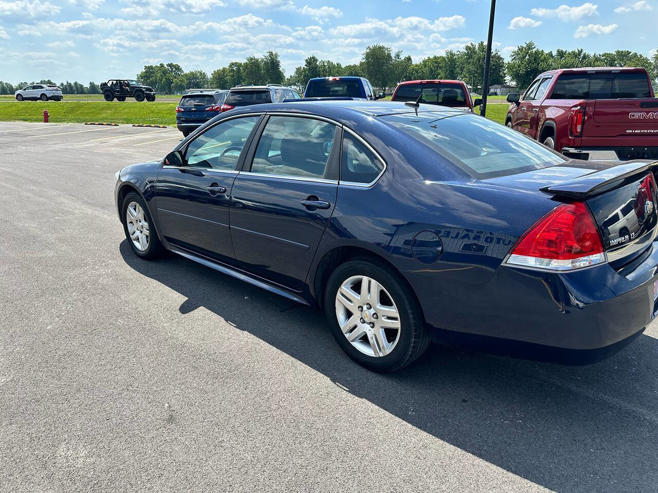 Used 2011 Chevrolet Impala LT w/ Luxury Edition Package FWD image 5