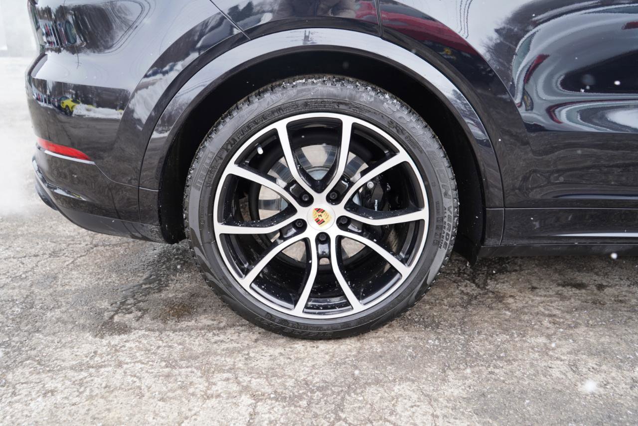 Used 2021 Porsche Cayenne Turbo image 18