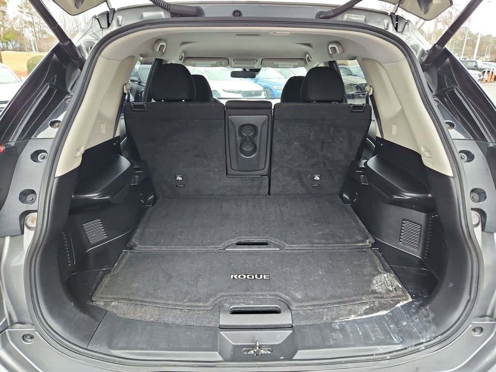 Used 2020 Nissan Rogue SV image 28
