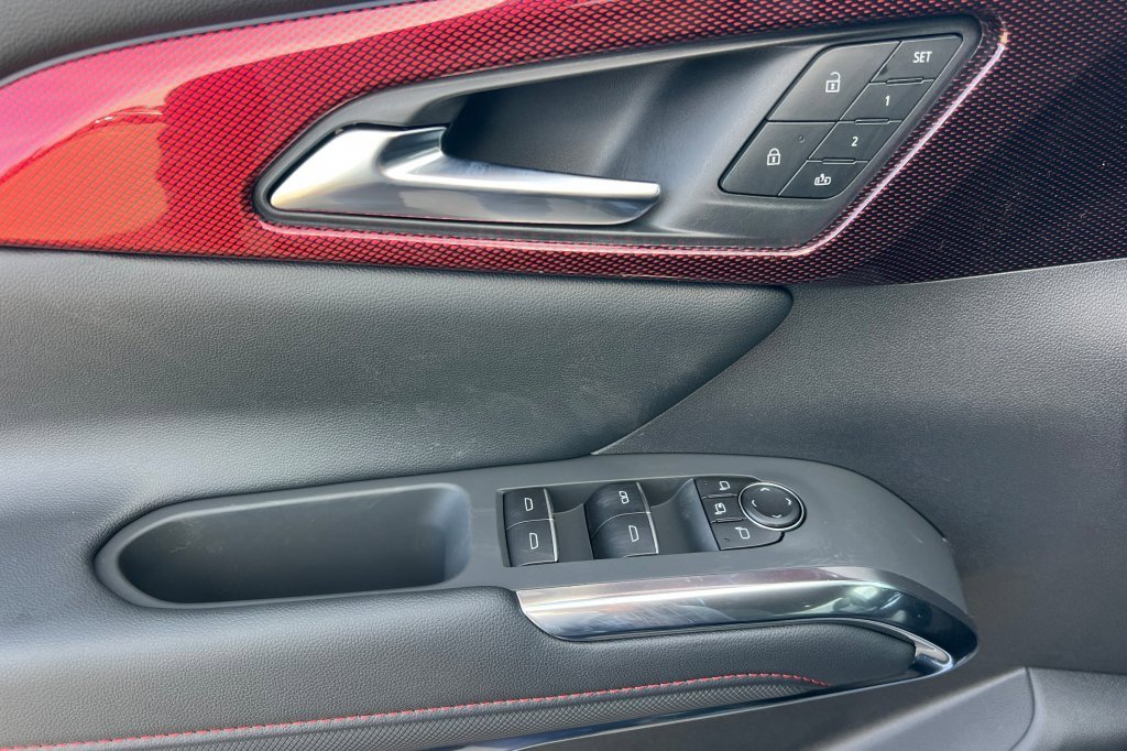 New 2026 Chevrolet Traverse RS image 8