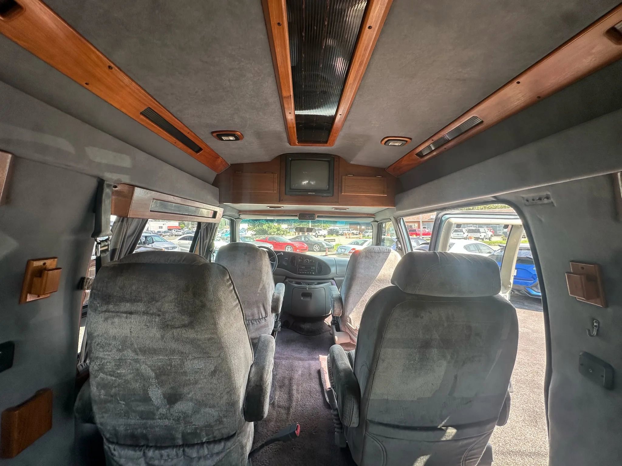 Used 1997 Ford E-150 and Econoline 150 image 31