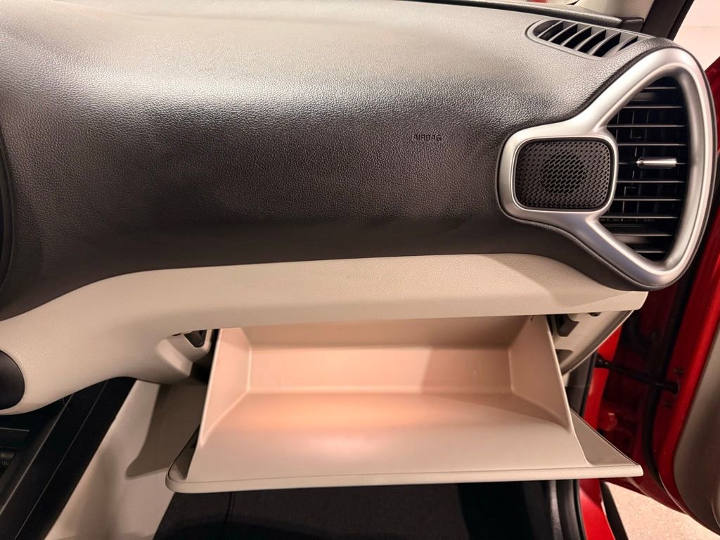 Used 2023 Kia Soul LX image 27