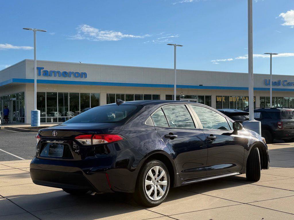 Used 2025 Toyota Corolla LE FWD image 7