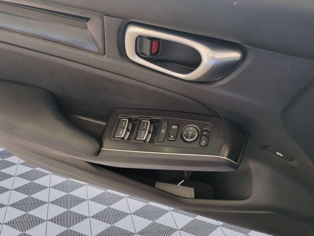 Used 2022 Honda Civic Touring image 11