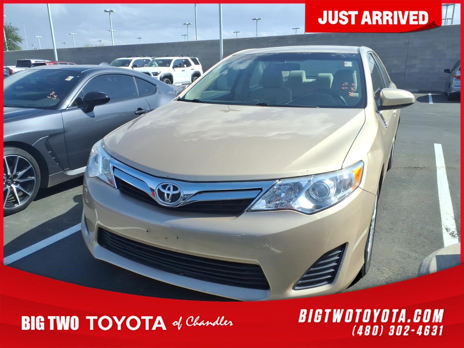 Used 2012 Toyota Camry LE image 1