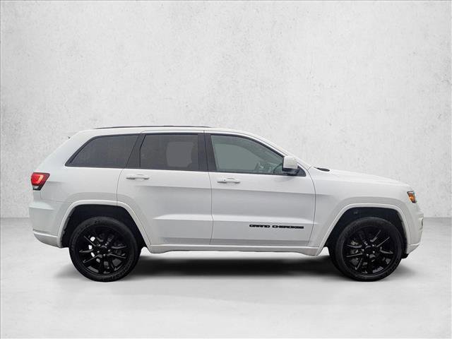 Used 2019 Jeep Grand Cherokee Altitude image 4