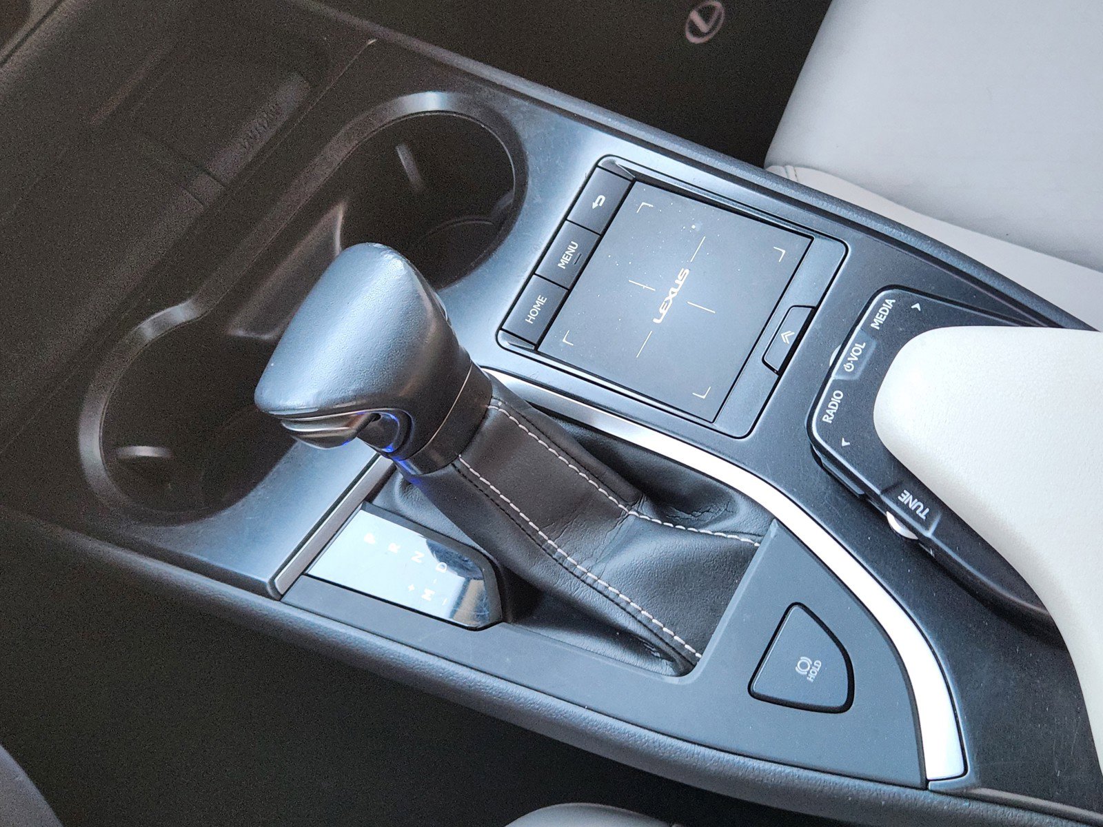 Used 2020 Lexus UX 200 w/ Accessory Package image 17