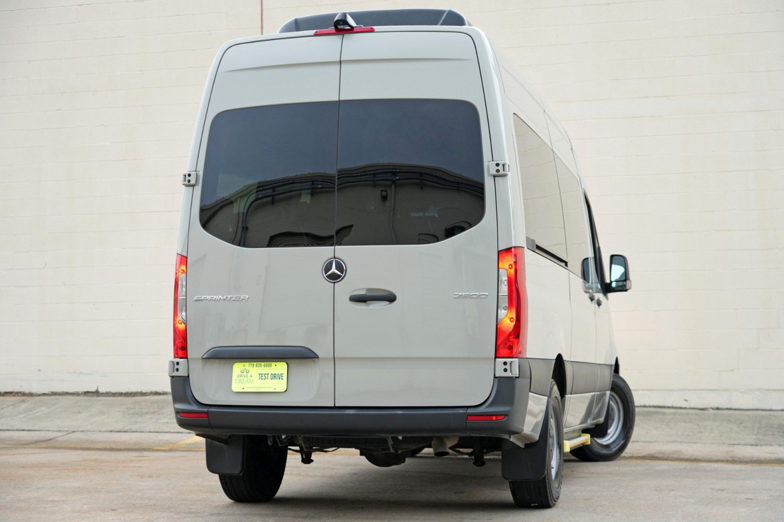 Used 2022 Mercedes-Benz Sprinter 2500 image 5