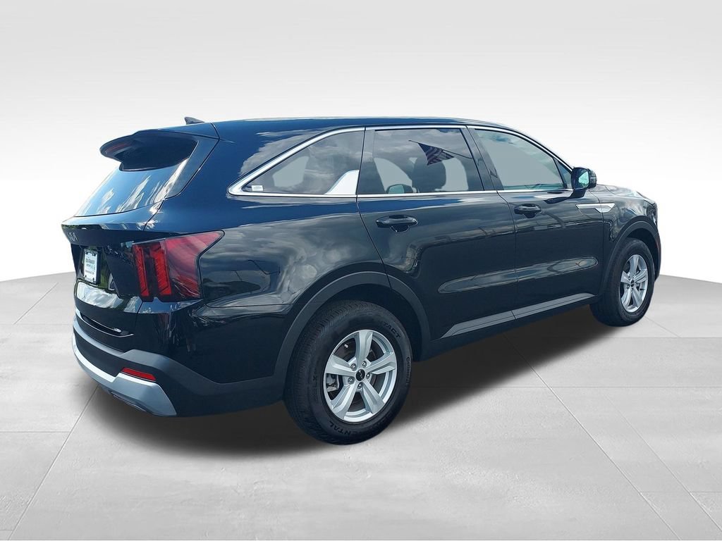 Used 2026 Kia Sorento LX FWD image 5