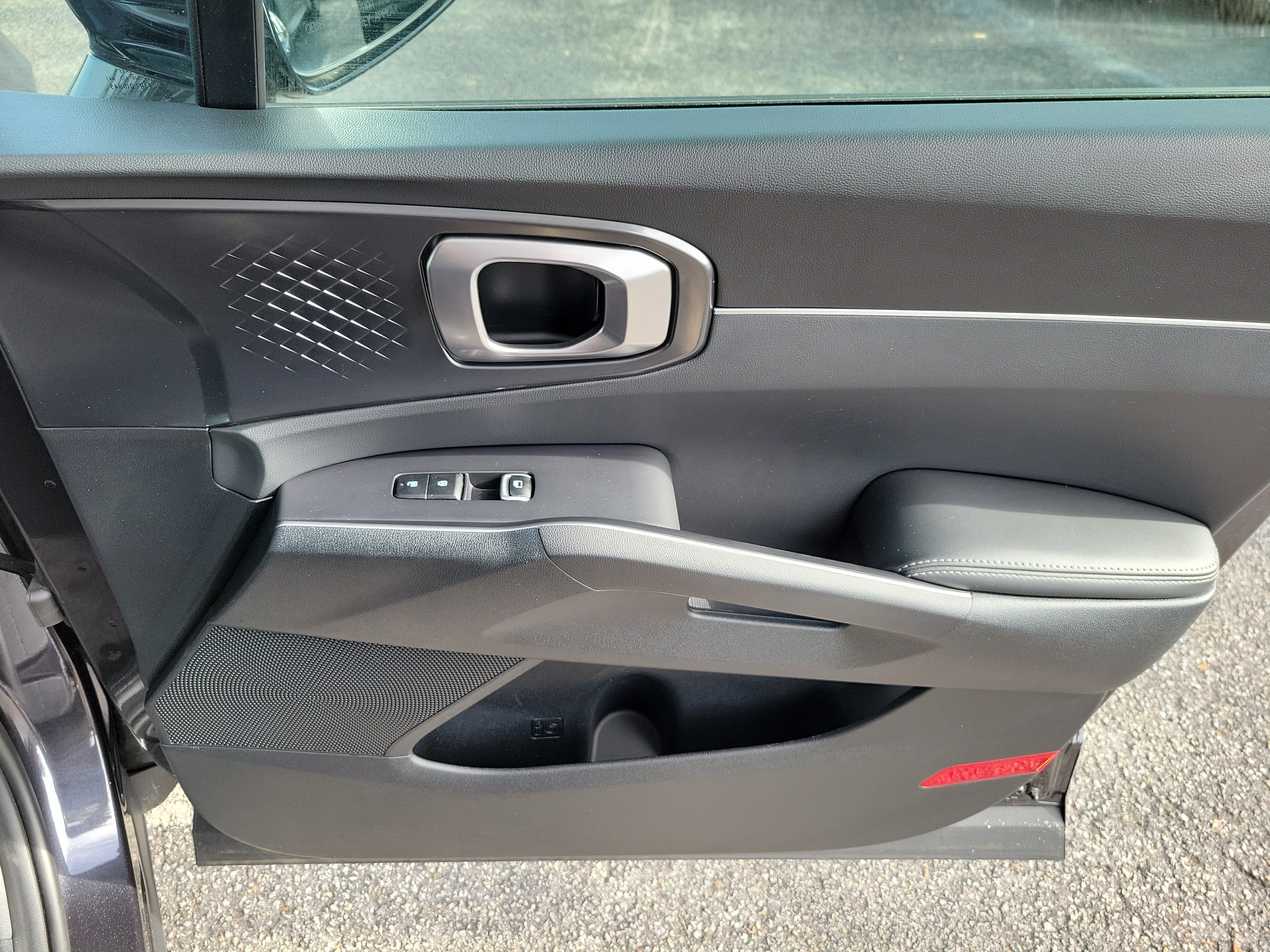 Certified 2025 Kia Sorento S w/ Panoramic Sunroof Package FWD image 8