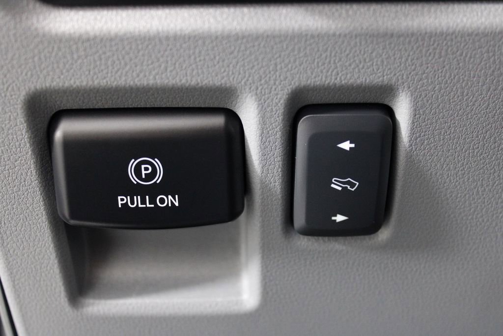 Used 2023 Ford F150 Lariat w/ Trailer Tow Package image 20