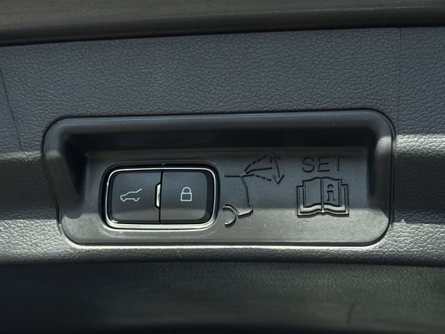 Used 2025 Ford Explorer ST-Line w/ ST-Line Street Pack AWD/4WD image 40