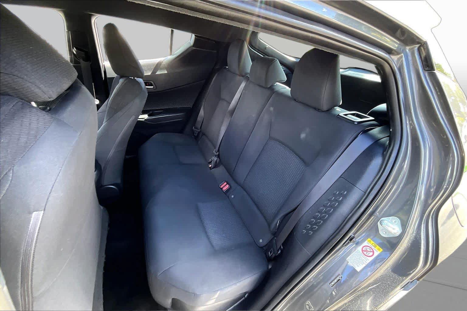 Used 2018 Toyota C-HR XLE FWD image 19