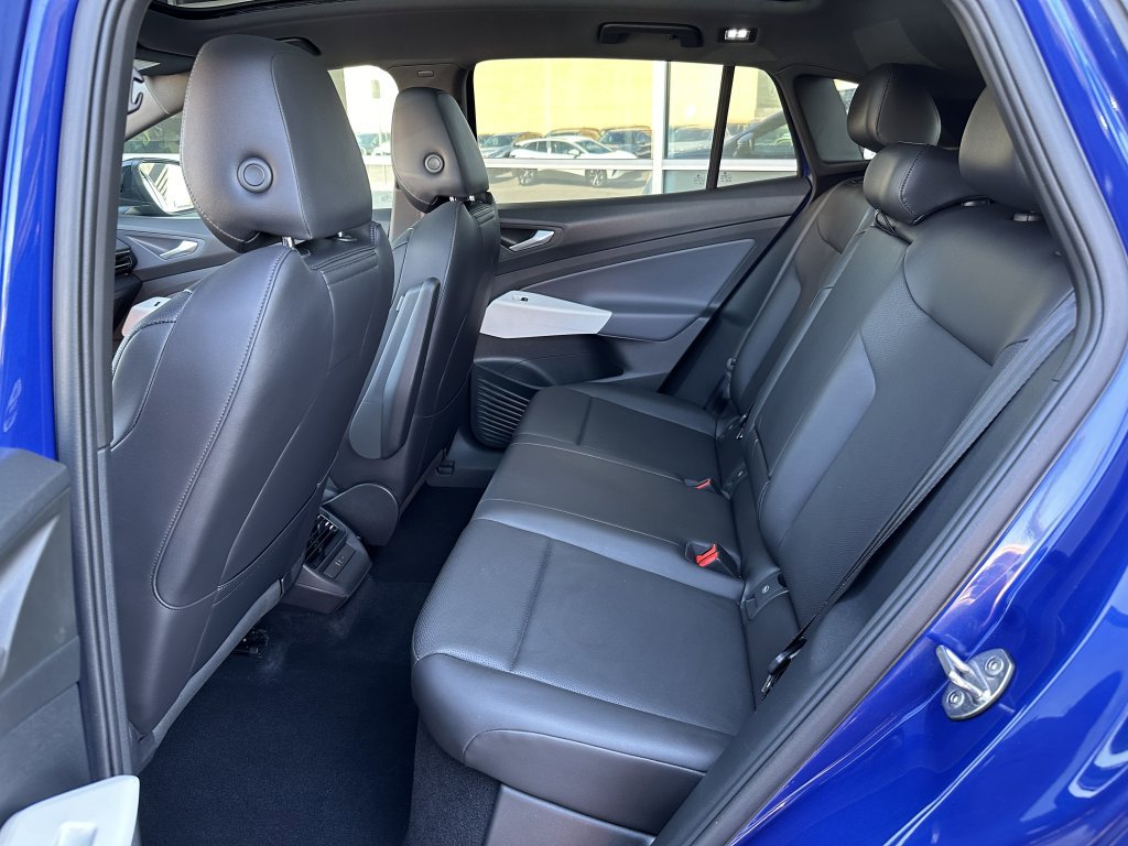 Used 2021 Volkswagen ID.4 1st Edition image 15