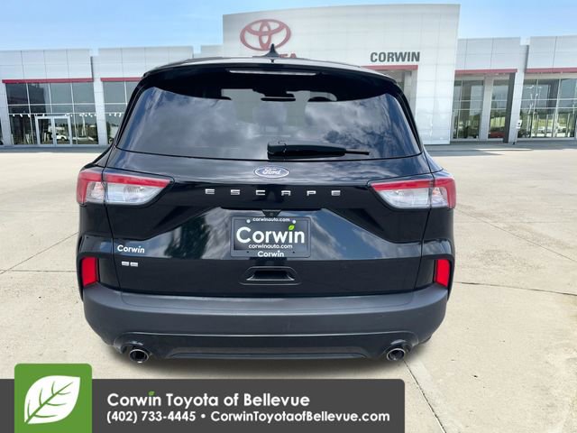 Used 2022 Ford Escape SE w/ SE Sport Appearance Package FWD image 4