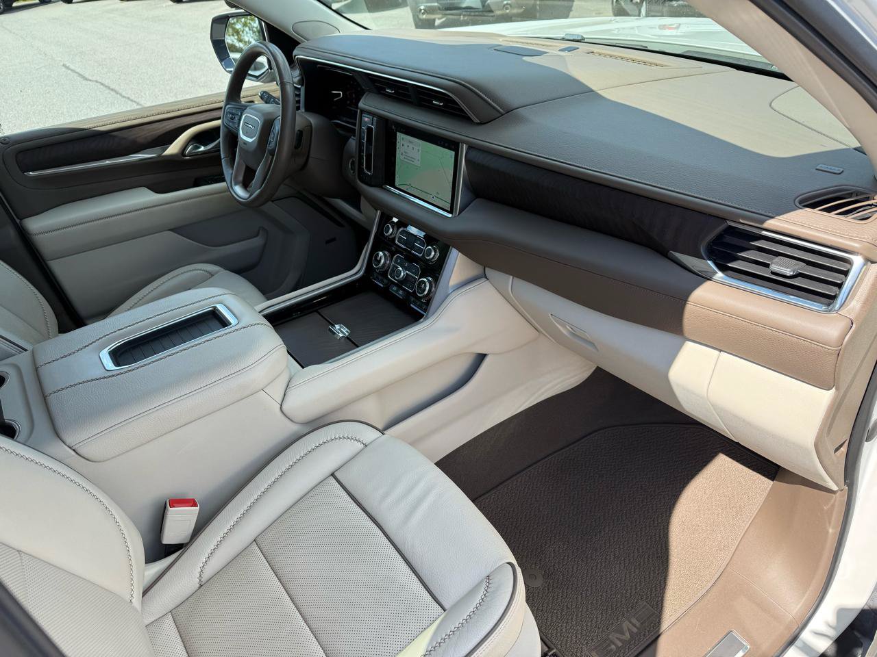 Used 2023 GMC Yukon Denali RWD image 26
