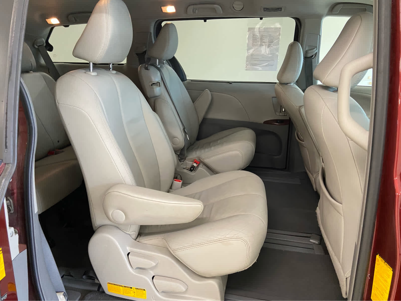 Used 2013 Toyota Sienna XLE FWD image 15