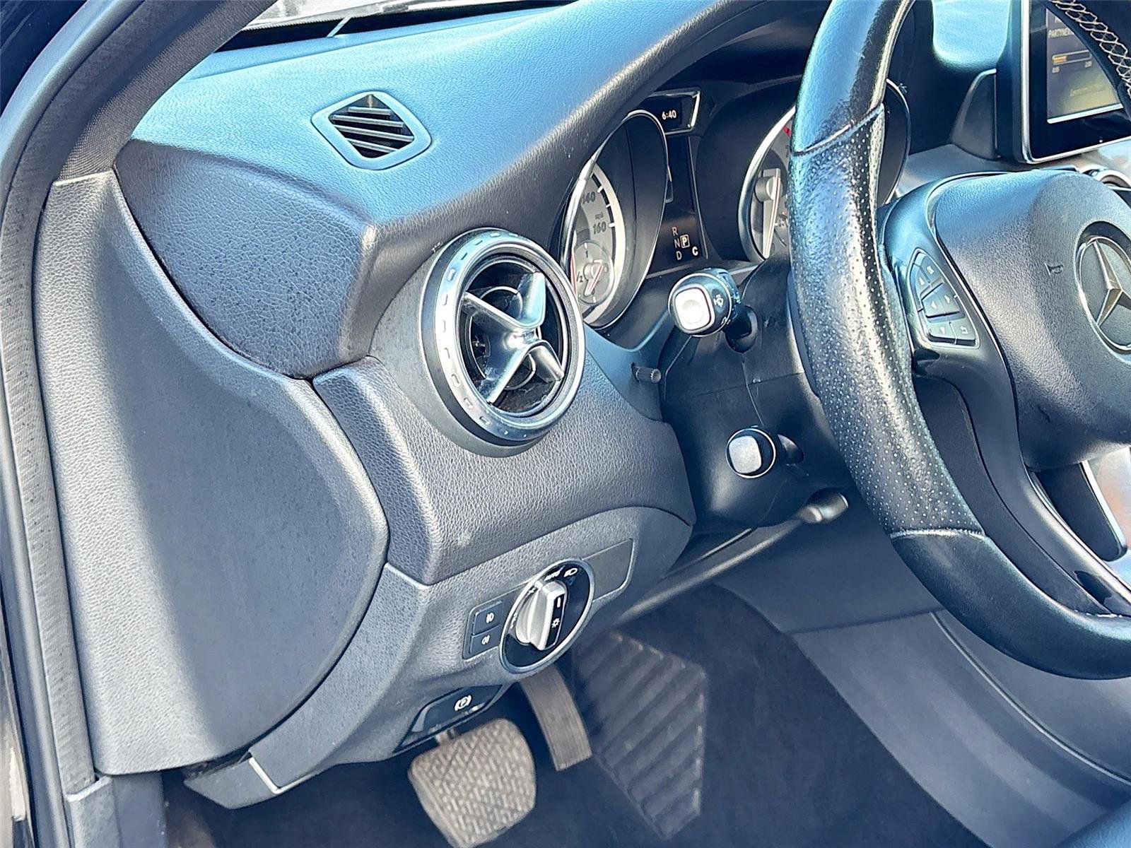 Used 2016 Mercedes-Benz GLA 250 image 10