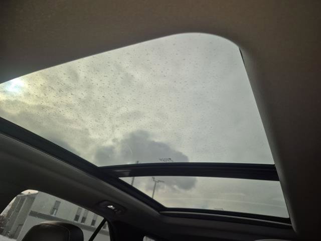 Used 2022 Chevrolet Equinox Premier image 19