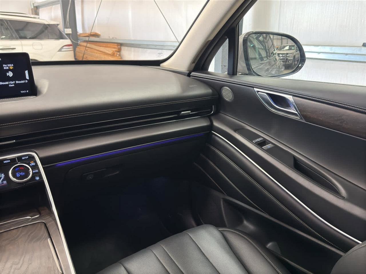 Used 2024 Genesis GV80 2.5T image 25