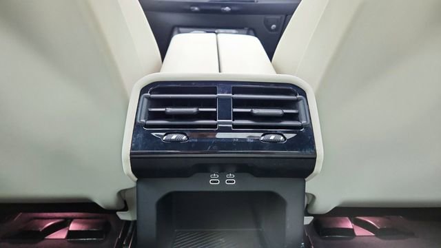 Used 2025 BMW 530i RWD image 39