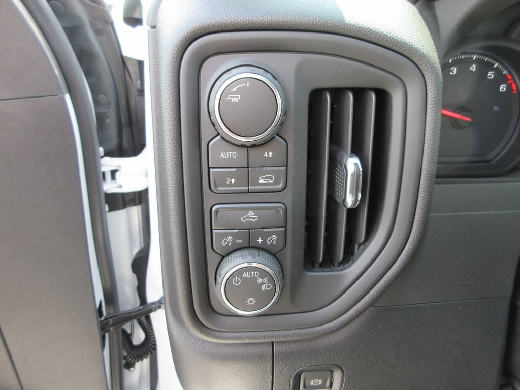 New 2026 Chevrolet Silverado 1500 Custom w/ Turbomax Blackout Package AWD/4WD image 24