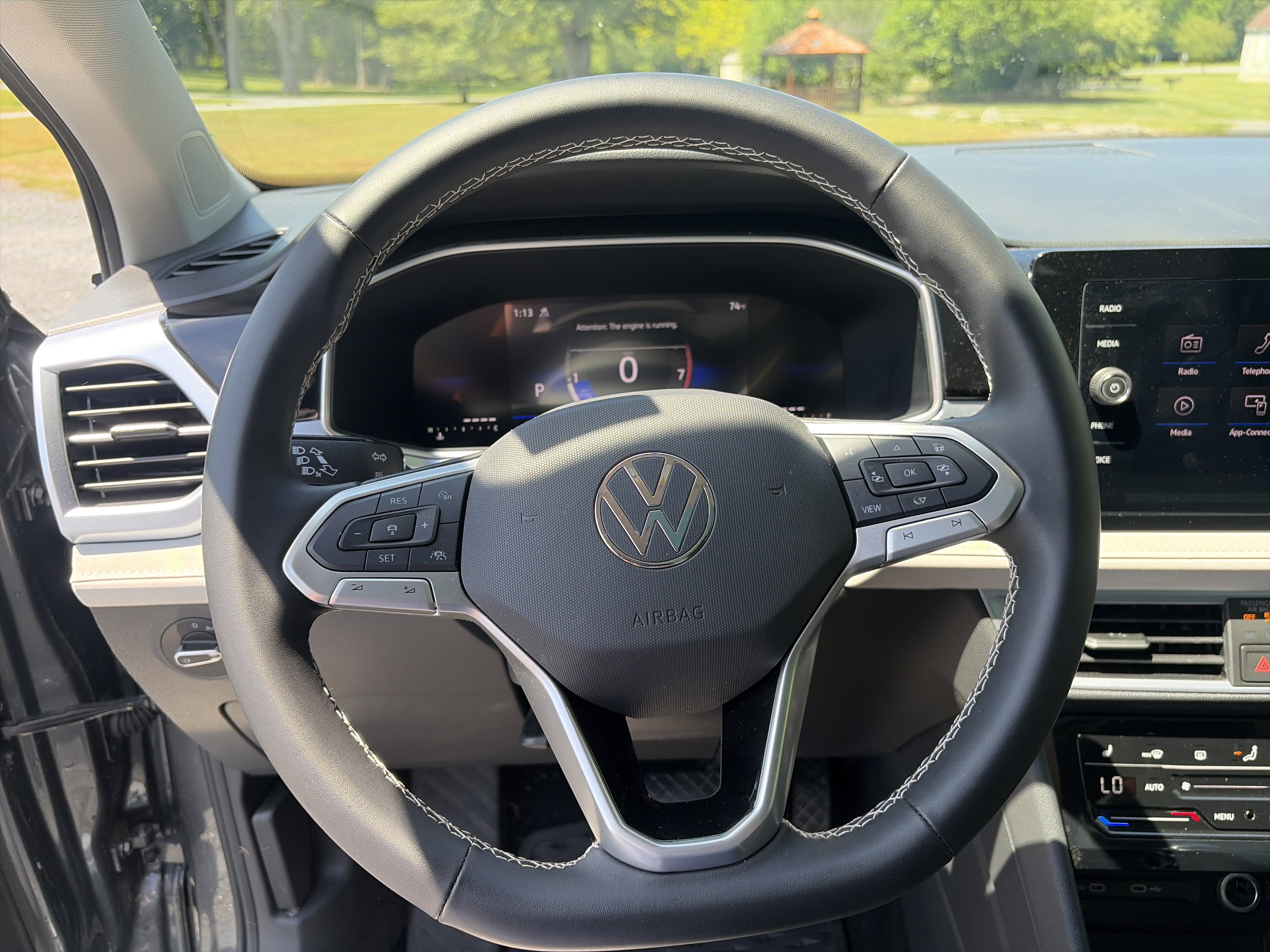 Used 2025 Volkswagen Taos SE w/ Panoramic Sunroof Package AWD/4WD image 27