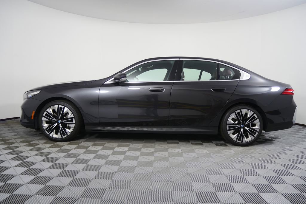 Certified 2025 BMW 530i image 6