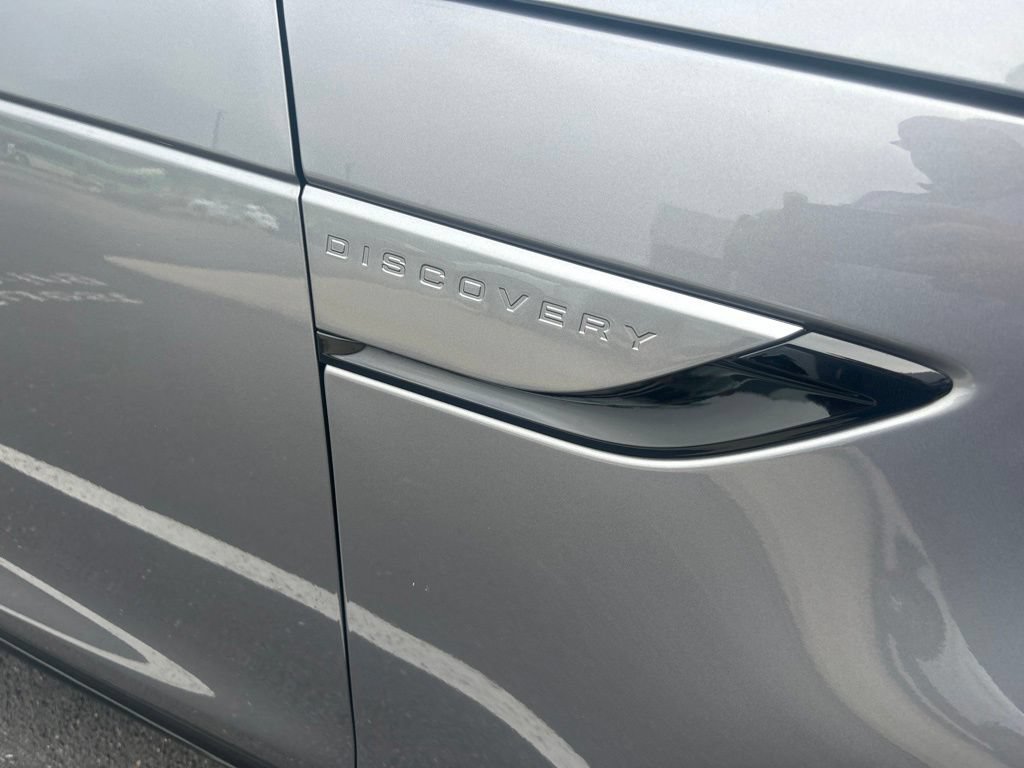 Used 2023 Land Rover Discovery S R-Dynamic AWD/4WD image 5