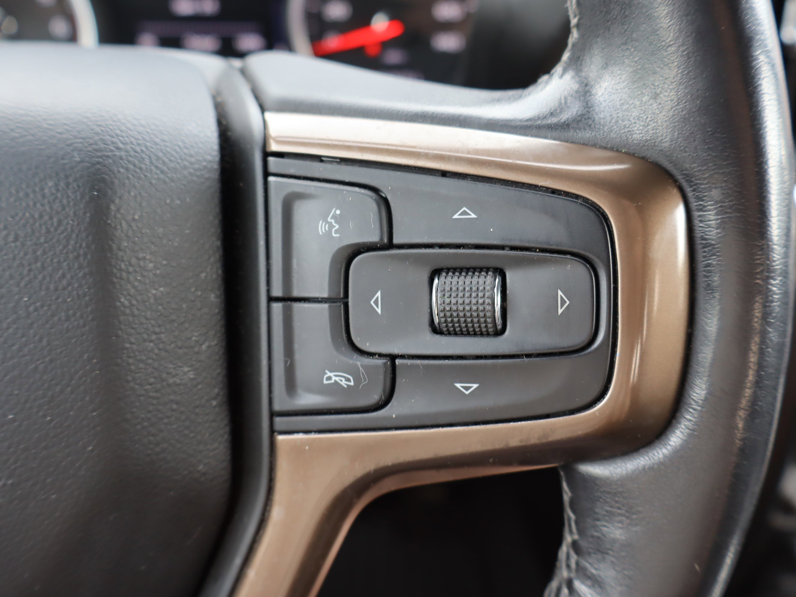 Used 2021 Chevrolet Silverado 1500 High Country w/ Technology Package image 24