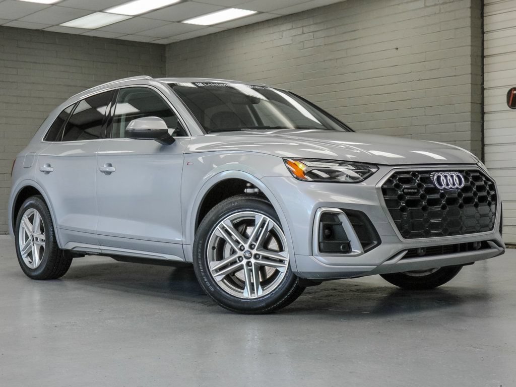 Used 2023 Audi Q5 e Premium Plus w/ Premium Plus Package AWD/4WD image 1