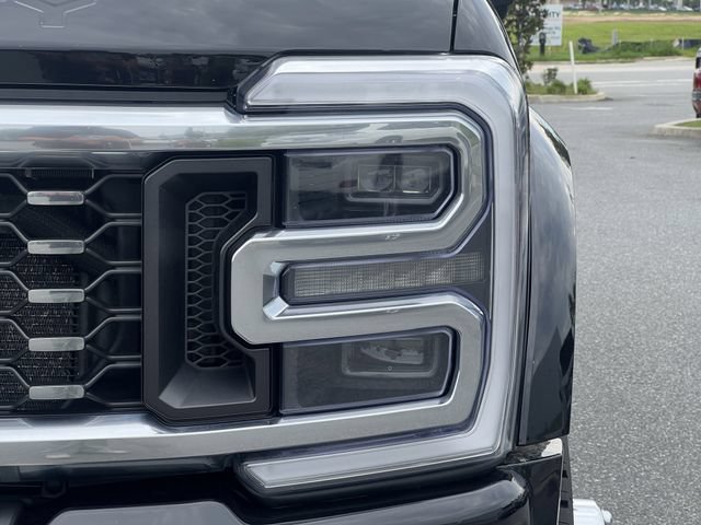 Used 2024 Ford F450 4x4 Crew Cab Super Duty image 9