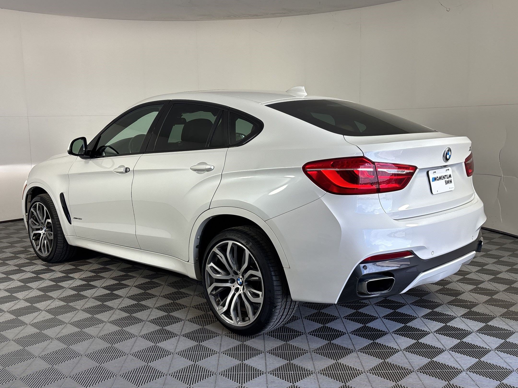 Used 2017 BMW X6 xDrive50i AWD/4WD image 3
