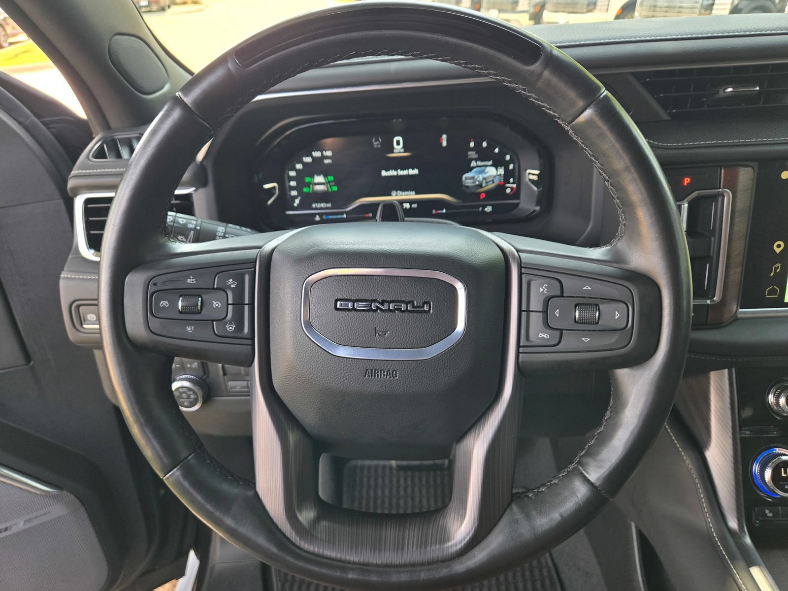 Used 2024 GMC Yukon Denali Ultimate AWD/4WD image 11